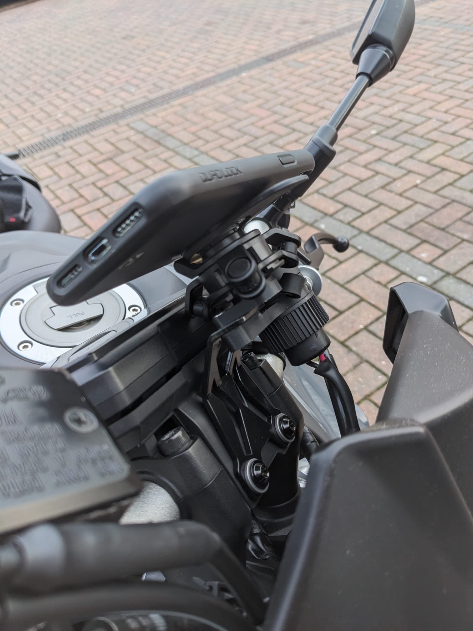 MT 07 quadlock bracket gen 1-3 – GG_components